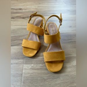 Like New Yellow Sandal Heels Size 7.5